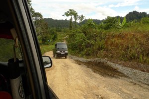 Bumpy ride: A truck drives along a dirt track in Bulungan regency. The new North Kalimantan province is hoping to speed up development in regions that lack infrastructure. JP/Prodita Sabarini