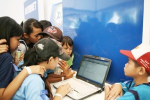 Children test the free Internet connection at a children’s festival in South Jakarta in this file photo. (JP/P.J. Leo)